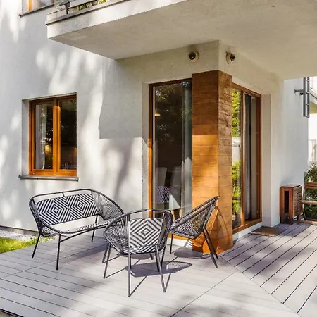 Apartamenty Sun & Snow Villa Cztery Pory Roku - Basen Sezonowy, Sauna, Blisko Lasu, Blisko Plazy, Plac Zabaw Apartment *