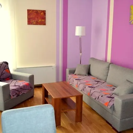 Apartamenty Sun & Snow Villa Cztery Pory Roku - Basen Sezonowy, Sauna, Blisko Lasu, Blisko Plazy, Plac Zabaw Jastrzębia Góra