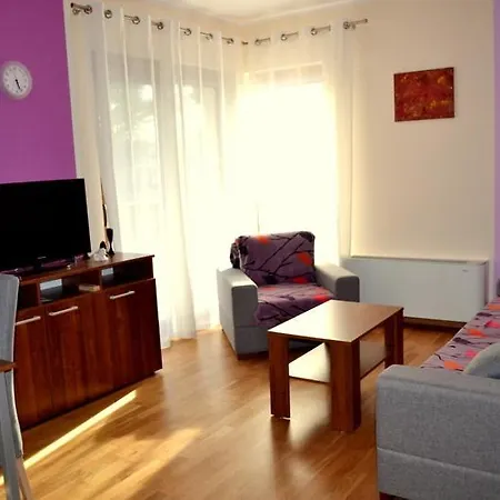 Apartamenty Sun & Snow Villa Cztery Pory Roku - Basen Sezonowy, Sauna, Blisko Lasu, Blisko Plazy, Plac Zabaw Apartment