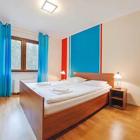Apartamenty Sun & Snow Villa Cztery Pory Roku - Basen Sezonowy, Sauna, Blisko Lasu, Blisko Plazy, Plac Zabaw Apartment *